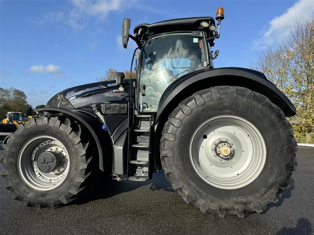 Traktor of the type Case IH Optum 300 CVX BLACK EDITION MED AUTOSTYRING!, Gebrauchtmaschine in Nørager (Picture 4)