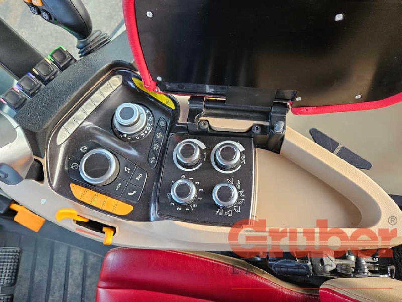 Traktor des Typs Case IH Optum 300 CVX Drive, Gebrauchtmaschine in Ampfing (Bild 16)