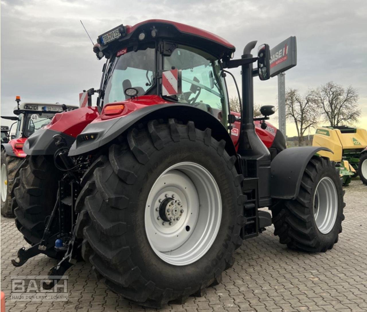 Traktor of the type Case IH OPTUM 300 CVX, Neumaschine in Boxberg-Seehof (Picture 3)