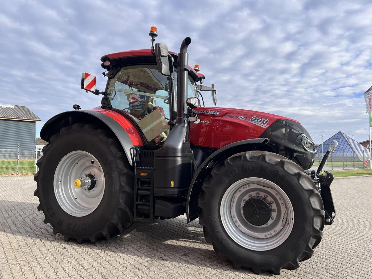 Traktor of the type Case IH OPTUM 300 CVXDRIVE, Gebrauchtmaschine in Viborg (Picture 7)