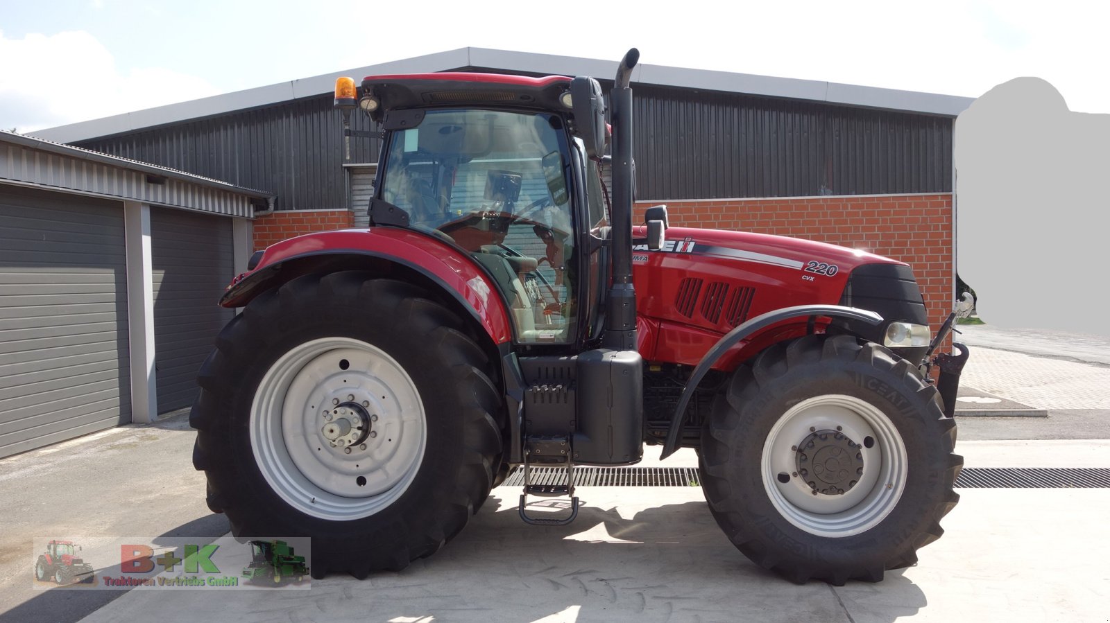 Traktor des Typs Case IH PUMA 220 CVX, Gebrauchtmaschine in Kettenkamp (Bild 4)