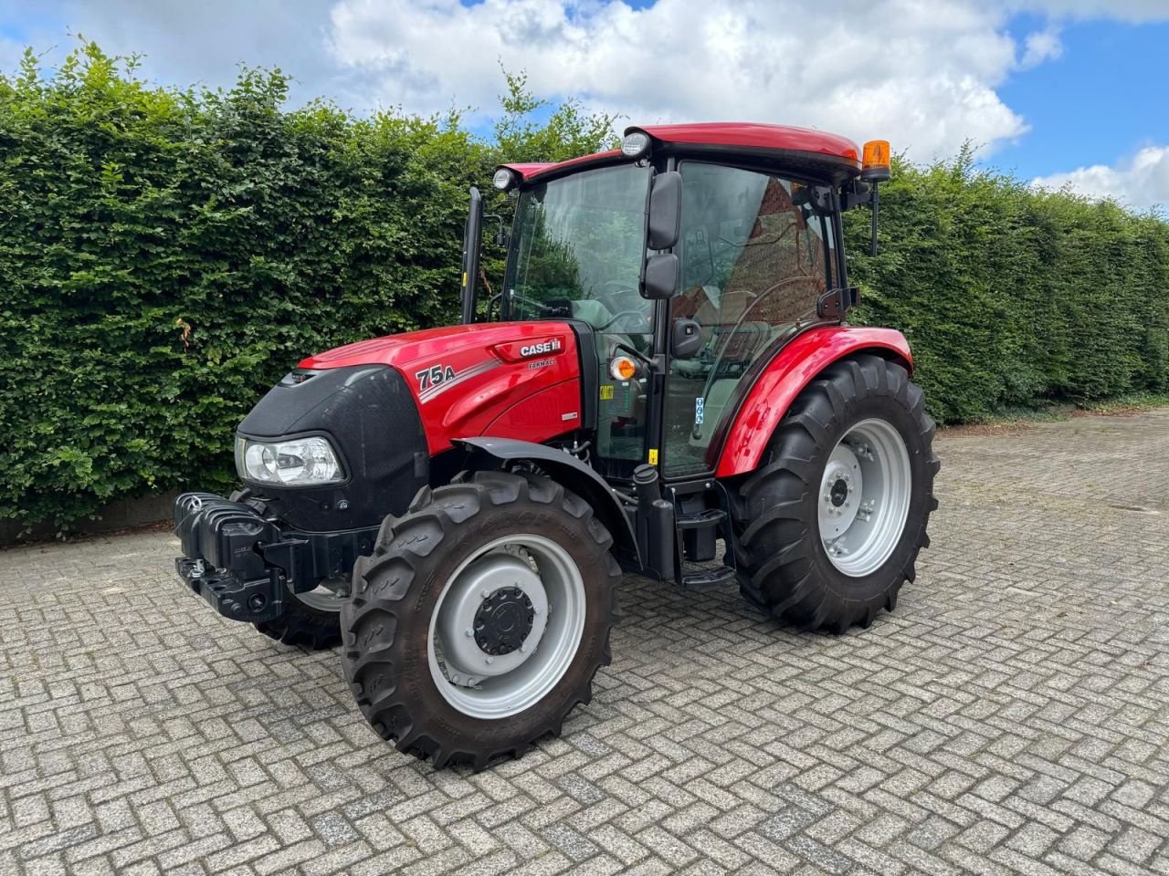 Traktor of the type Case Farmall 75 A, Gebrauchtmaschine in Deurningen (Picture 1)