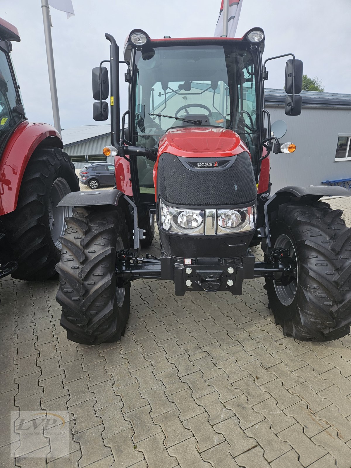 Traktor van het type Case Farmall 75 A, Neumaschine in Hohenau (Foto 3)