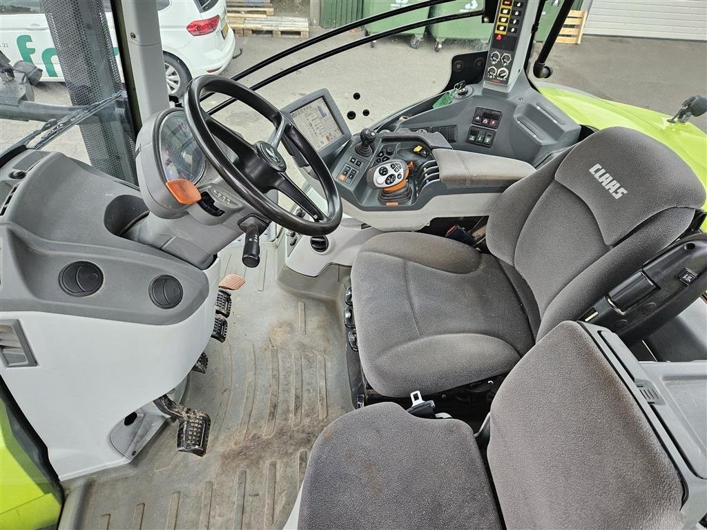 Traktor от тип CLAAS 850 CEBIS Hexashift, få timer, pæn og iorden, Gebrauchtmaschine в Nykøbing Falster (Снимка 8)