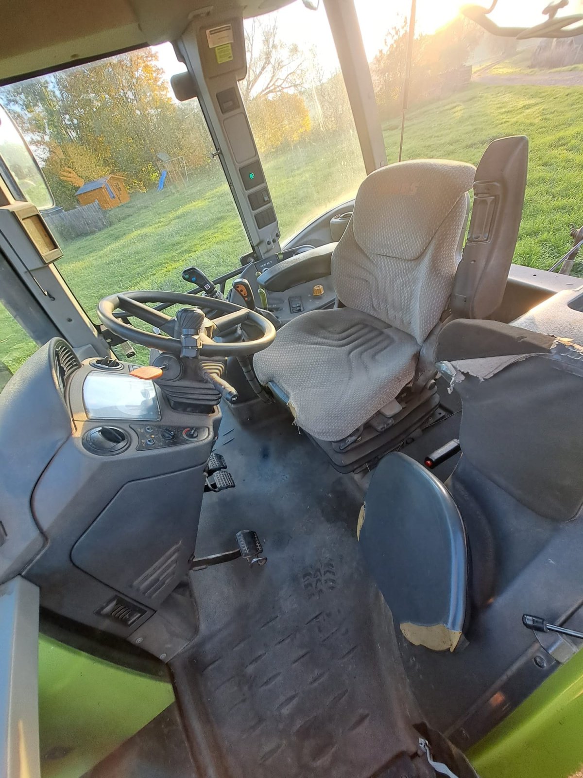 Traktor za tip CLAAS Ares 557 ATX, Gebrauchtmaschine u Münchhausen (Slika 5)