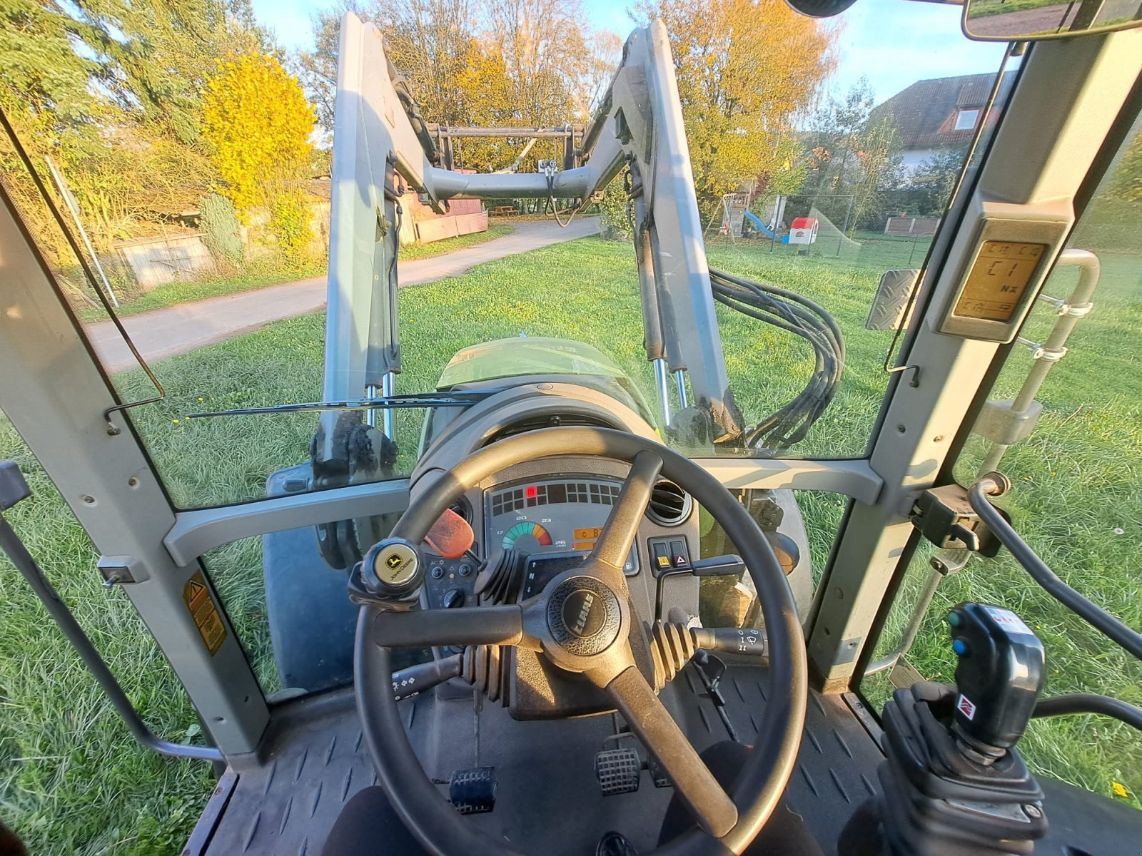 Traktor tip CLAAS Ares 557 ATX, Gebrauchtmaschine in Münchhausen (Poză 8)