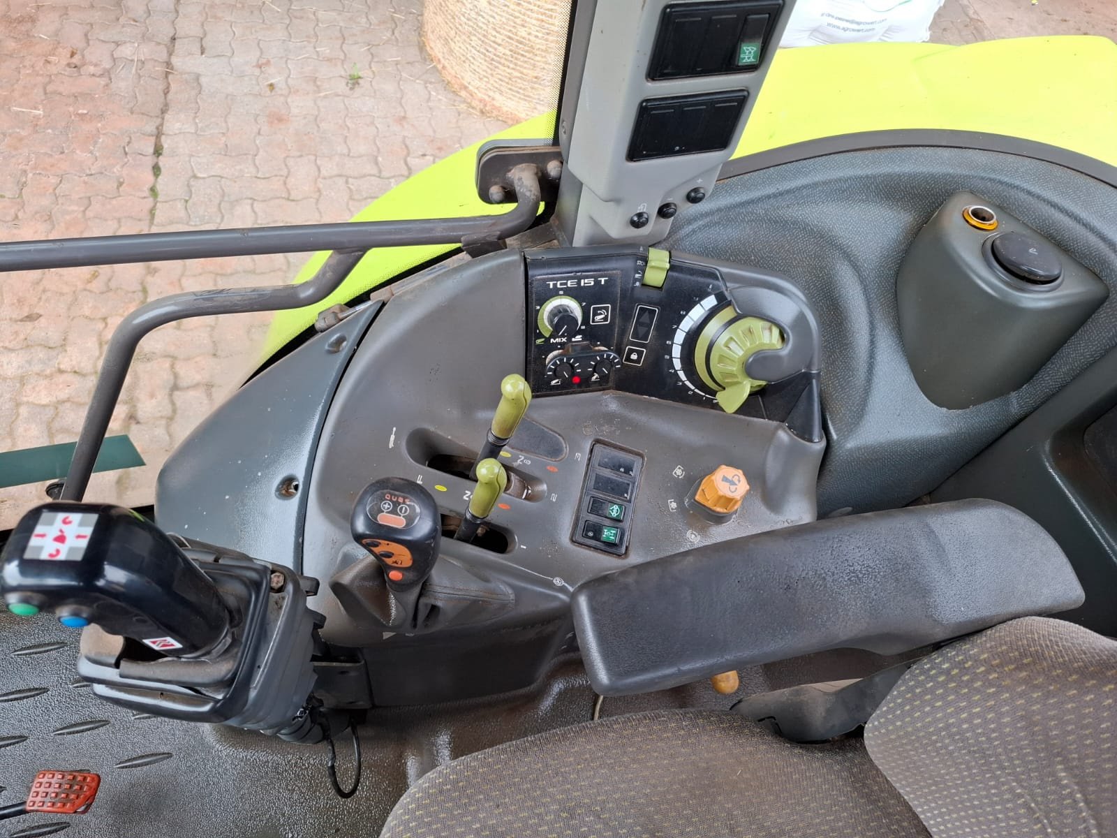 Traktor del tipo CLAAS Ares 557 ATX, Gebrauchtmaschine In Münchhausen (Immagine 11)