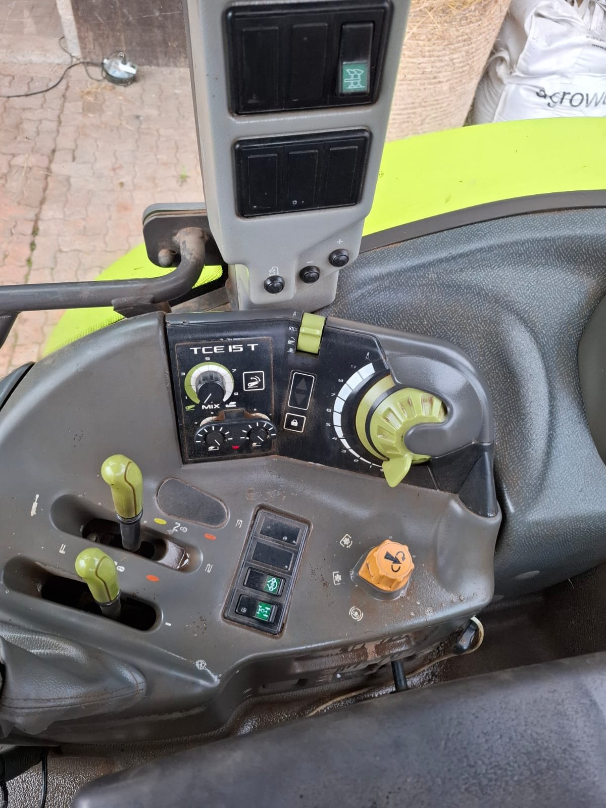 Traktor za tip CLAAS Ares 557 ATX, Gebrauchtmaschine u Münchhausen (Slika 12)