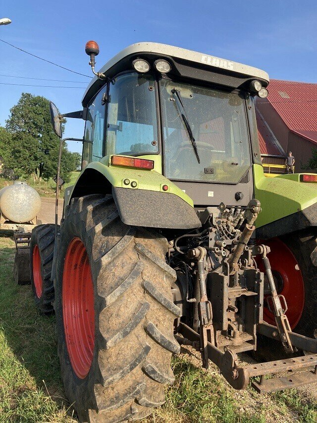 Traktor van het type CLAAS ARES 557 ATZ, Gebrauchtmaschine in Hauteroche (Foto 4)