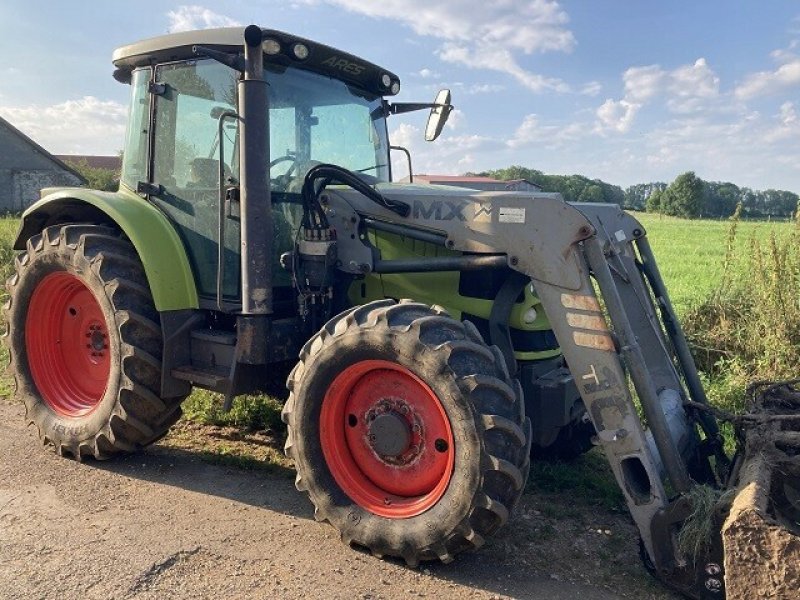 Traktor van het type CLAAS ARES 557 ATZ, Gebrauchtmaschine in Hauteroche (Foto 1)