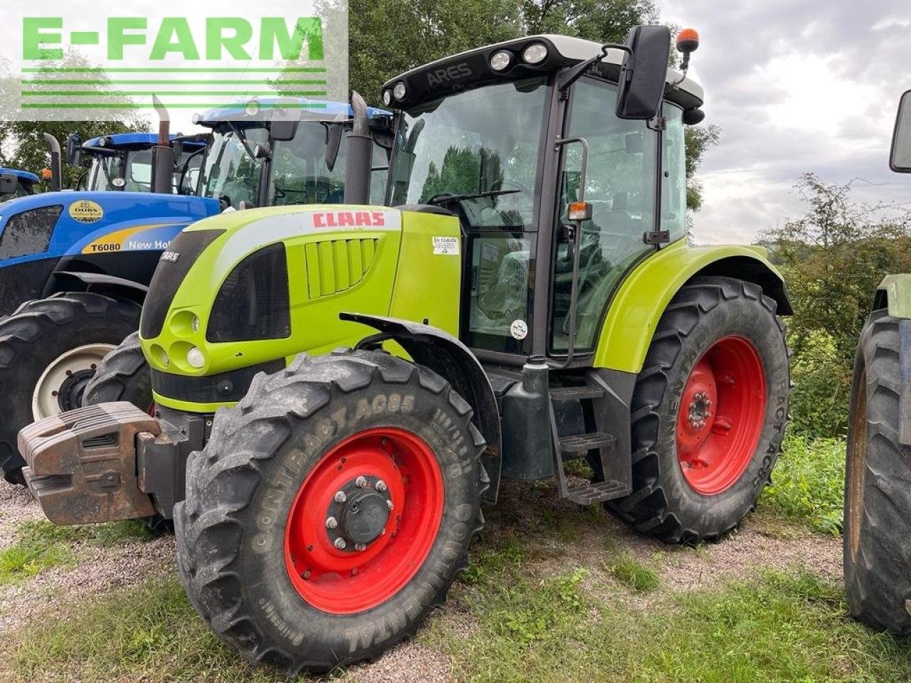 Traktor des Typs CLAAS ares 557atz ATZ, Gebrauchtmaschine in CHAUVONCOURT (Bild 4)