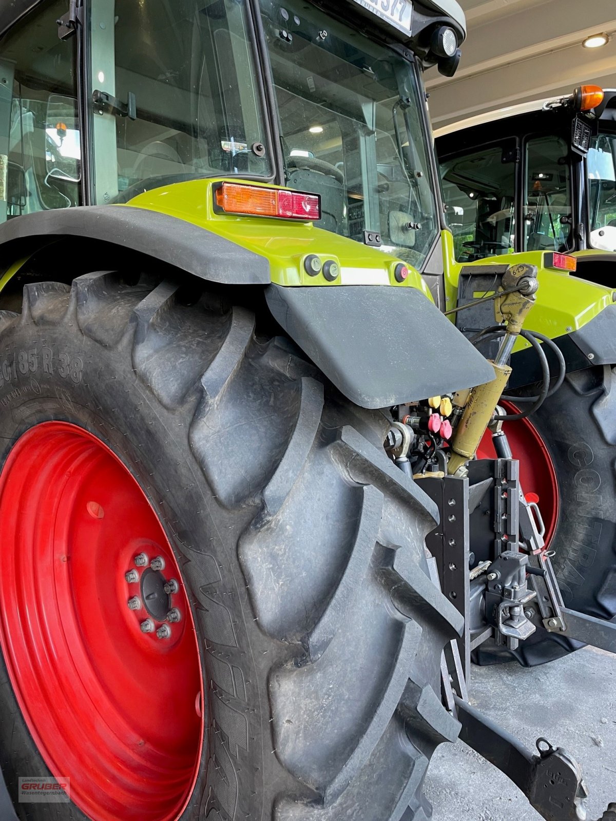 Traktor van het type CLAAS Ares 577 ATZ, Gebrauchtmaschine in Dorfen (Foto 5)