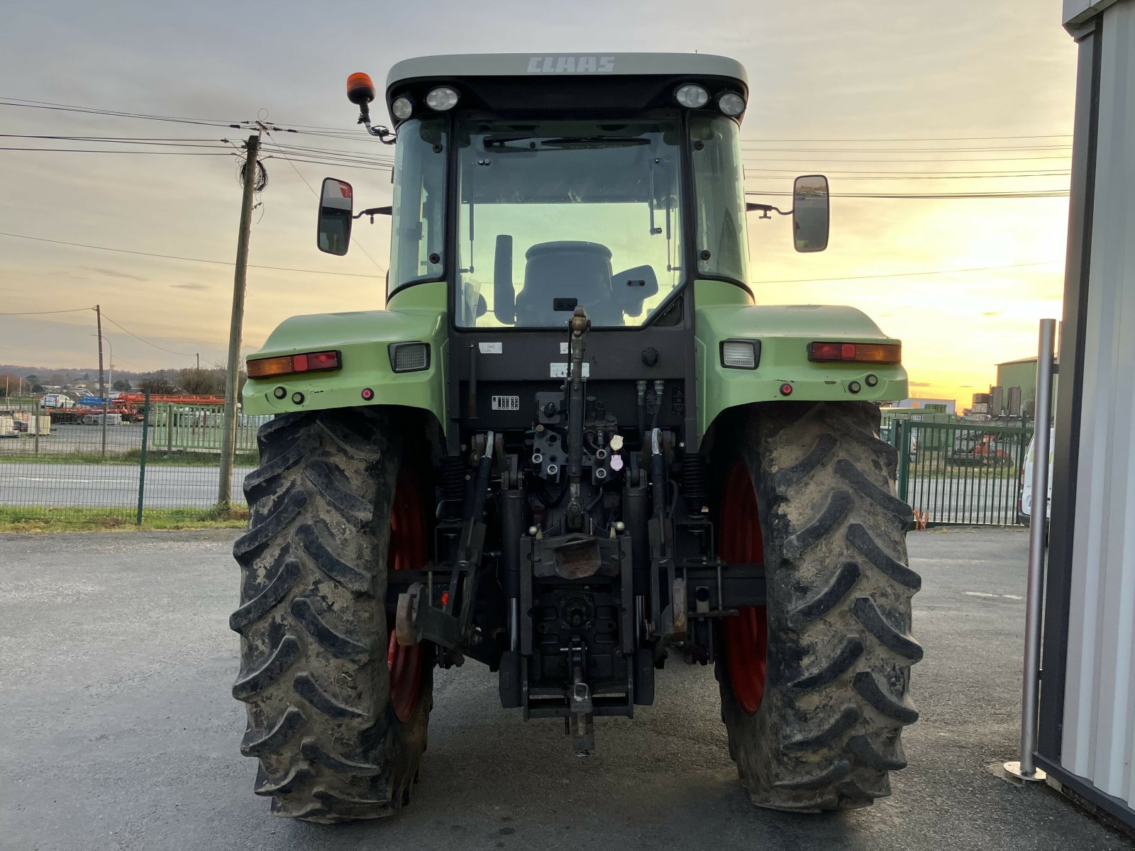 Traktor типа CLAAS ARES 657 ATZ, Gebrauchtmaschine в CANCON (Фотография 3)