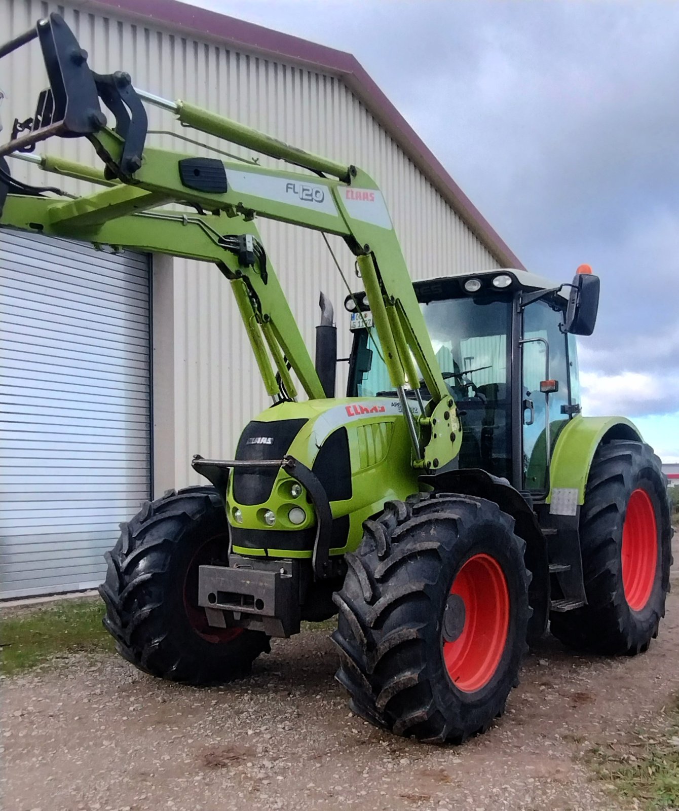 Traktor of the type CLAAS Ares 697 ATZ, Gebrauchtmaschine in Rheinau (Picture 1)