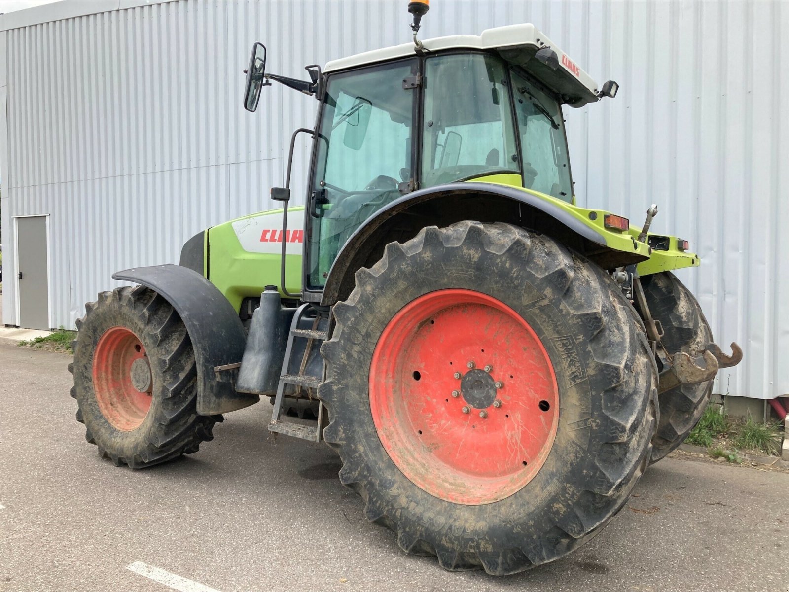 Traktor tip CLAAS ARES 816 RZ, Gebrauchtmaschine in CHEMINOT (Poză 3)