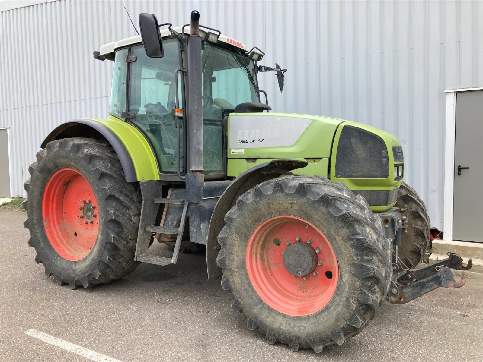 Traktor typu CLAAS ARES 816 RZ, Gebrauchtmaschine w CHEMINOT (Zdjęcie 2)