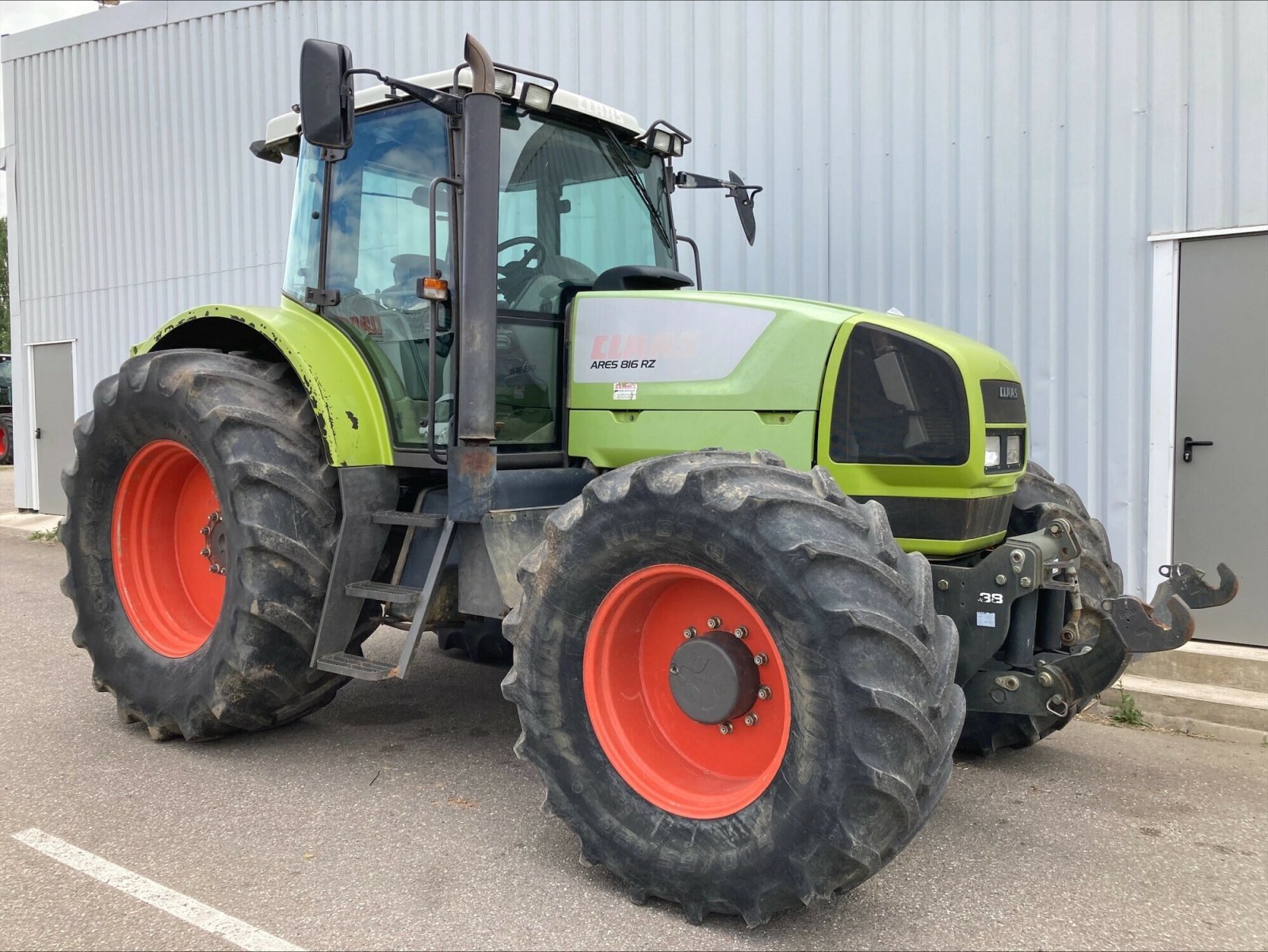 Traktor typu CLAAS ARES 816 RZ, Gebrauchtmaschine w CHEMINOT (Zdjęcie 2)