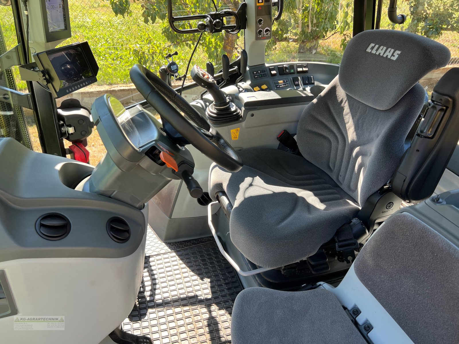 Traktor a típus CLAAS Arion 410 / 420 CIS Panoramic Frontlader Vollausstattung, Gebrauchtmaschine ekkor: Langensendelbach (Kép 9)