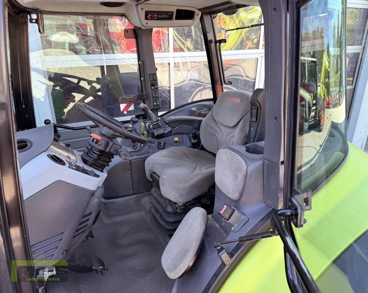 Traktor typu CLAAS ARION 410 CIS A21 + FL 100 e, Gebrauchtmaschine w Homberg (Ohm) - Maulbach (Zdjęcie 4)