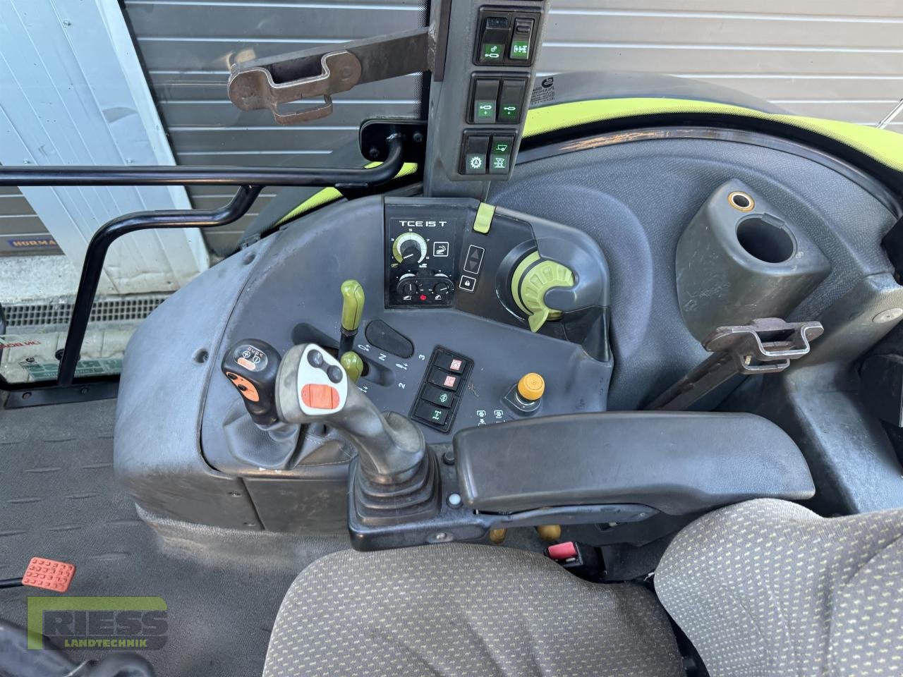 Traktor typu CLAAS ARION 410 CIS A21 + FL 100 e, Gebrauchtmaschine w Homberg (Ohm) - Maulbach (Zdjęcie 5)