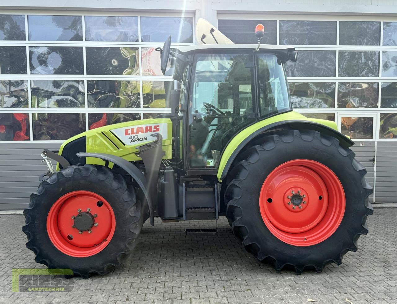 Traktor типа CLAAS ARION 410 CIS A21, Gebrauchtmaschine в Homberg (Ohm) - Maulbach (Фотография 16)