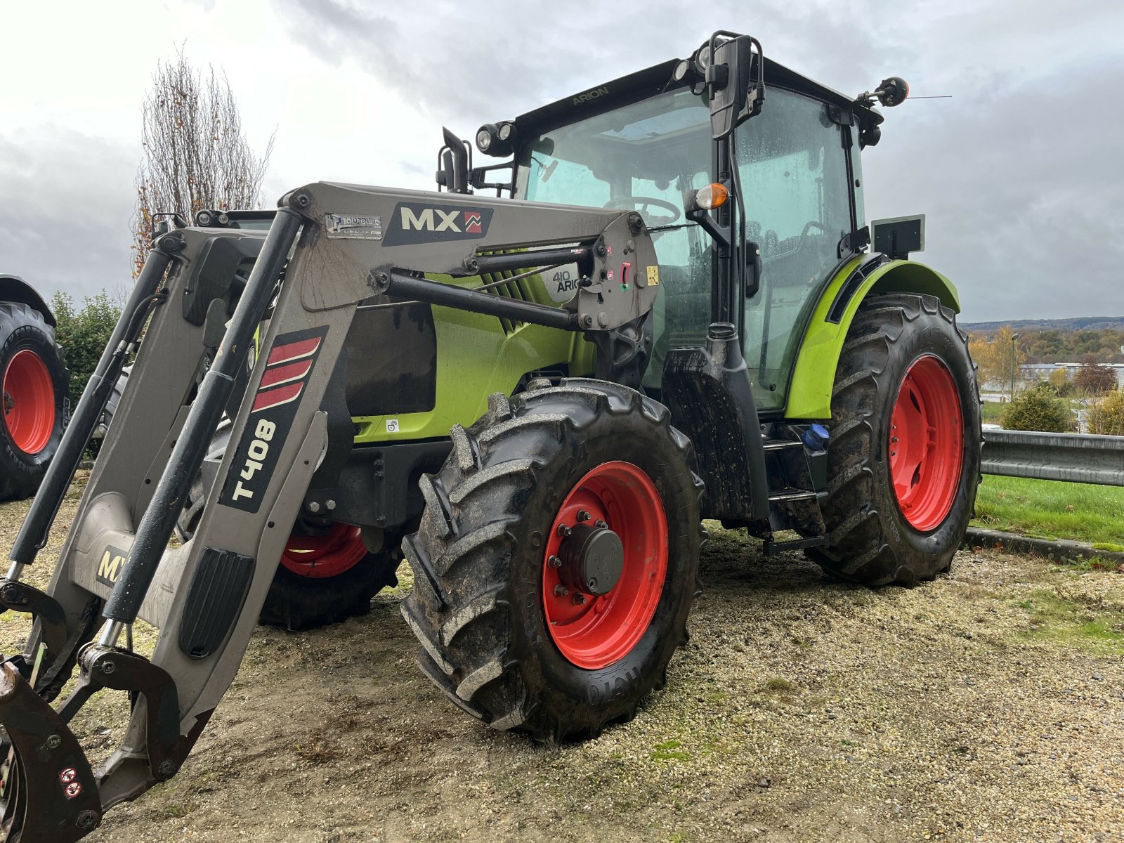 Traktor of the type CLAAS ARION 410 CLASSIC TB, Gebrauchtmaschine in PONTIVY (Picture 2)