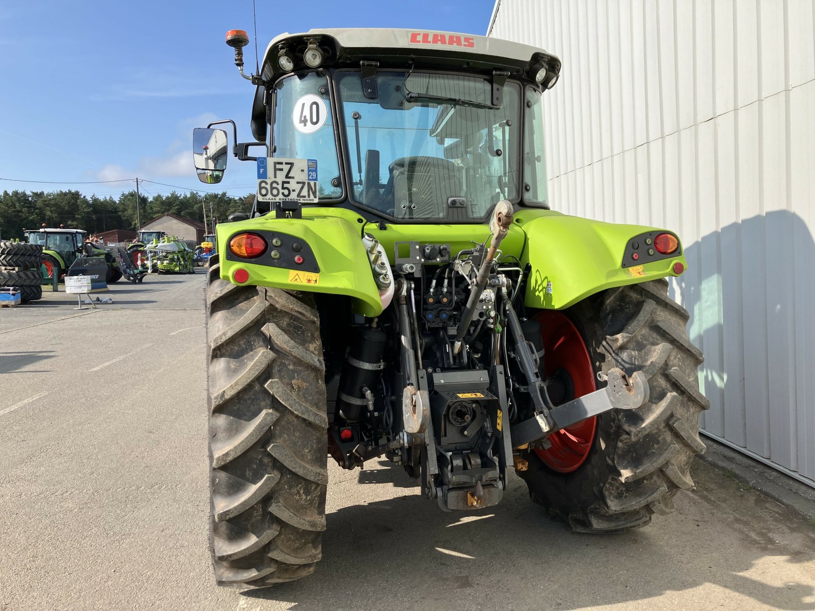 Traktor Türe ait CLAAS ARION 410 SUR MESURE, Gebrauchtmaschine içinde PLOUIGNEAU (resim 3)