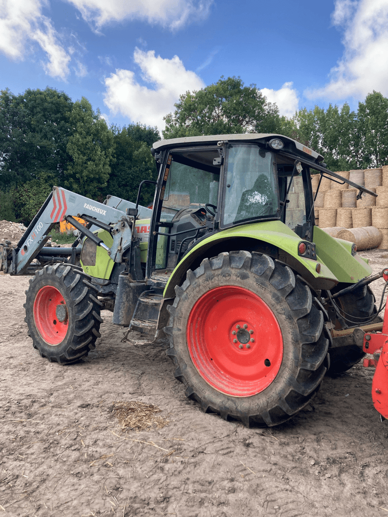 Traktor typu CLAAS ARION 410, Gebrauchtmaschine w CINTHEAUX (Zdjęcie 3)