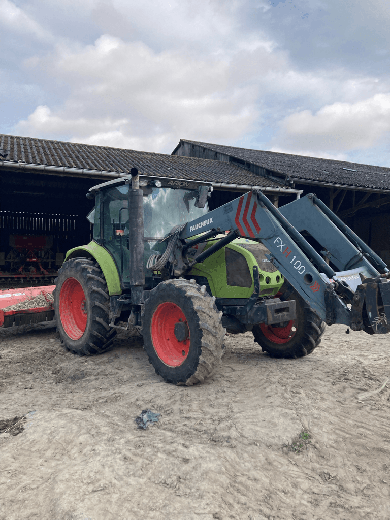 Traktor typu CLAAS ARION 410, Gebrauchtmaschine w CINTHEAUX (Zdjęcie 1)