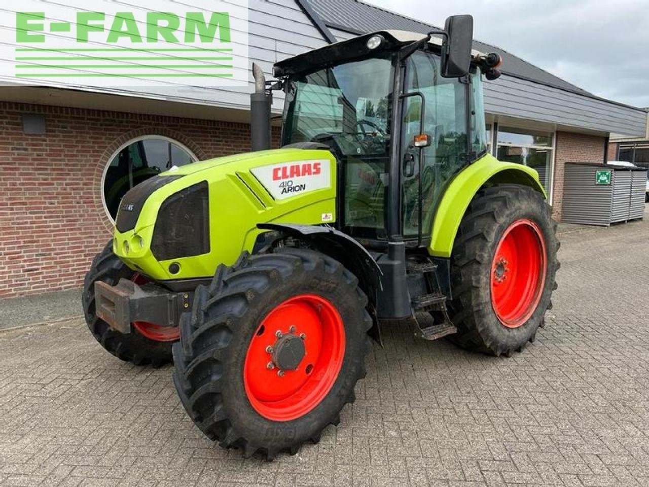 Traktor van het type CLAAS arion 410, Gebrauchtmaschine in ag BROEKLAND (Foto 1)