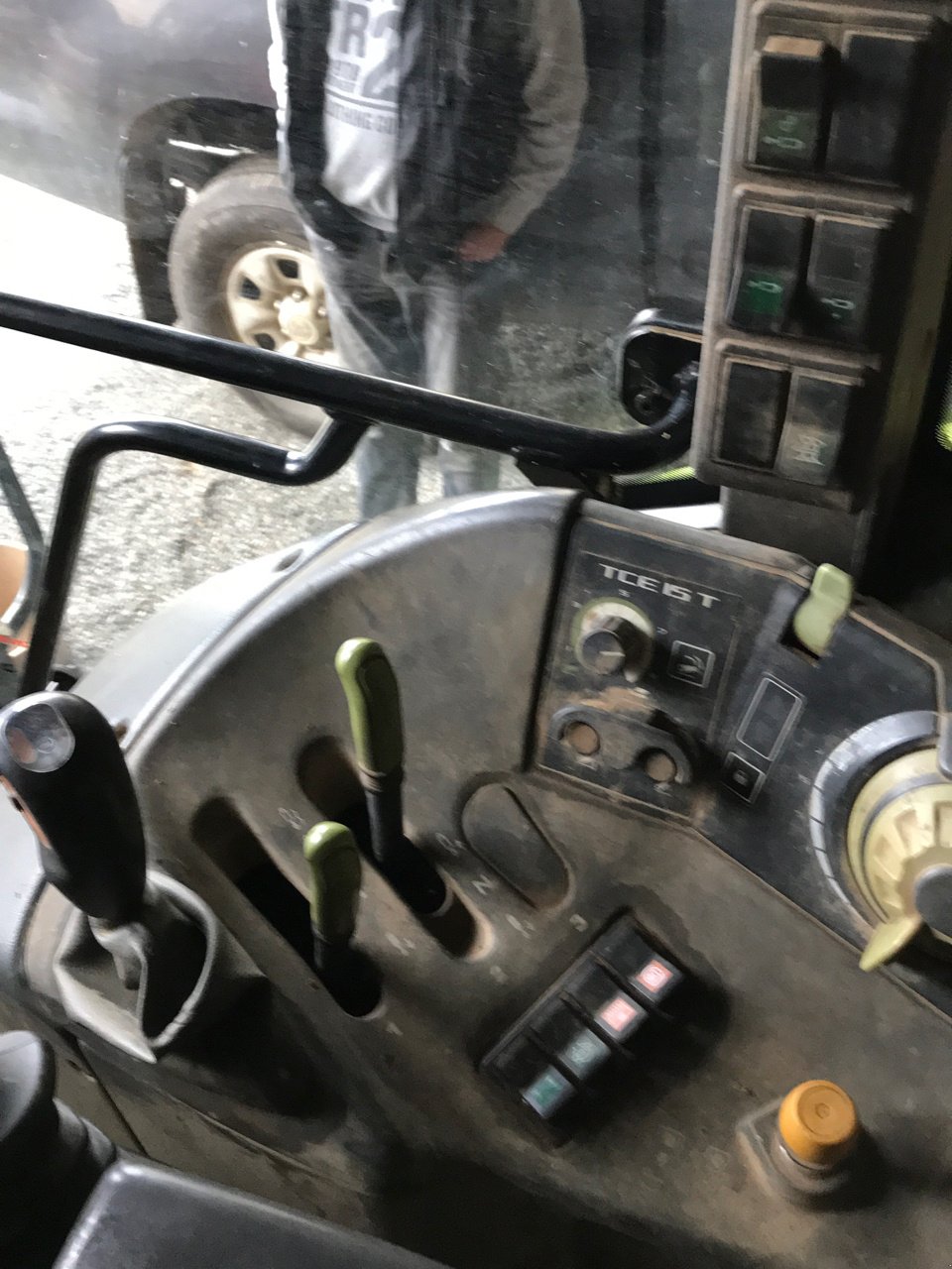 Traktor des Typs CLAAS Arion 410, Gebrauchtmaschine in MORLHON LE HAUT (Bild 8)