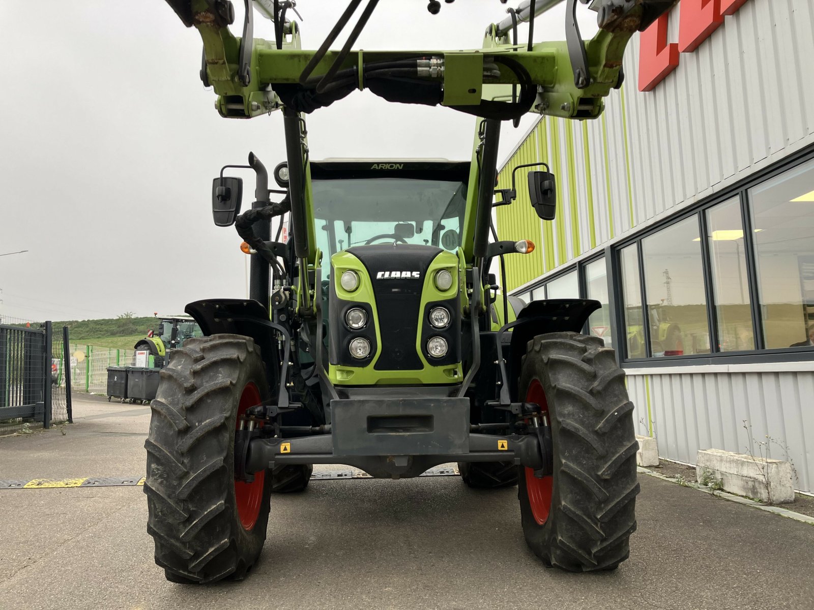 Traktor a típus CLAAS ARION 410, Gebrauchtmaschine ekkor: BLENDECQUES (Kép 4)