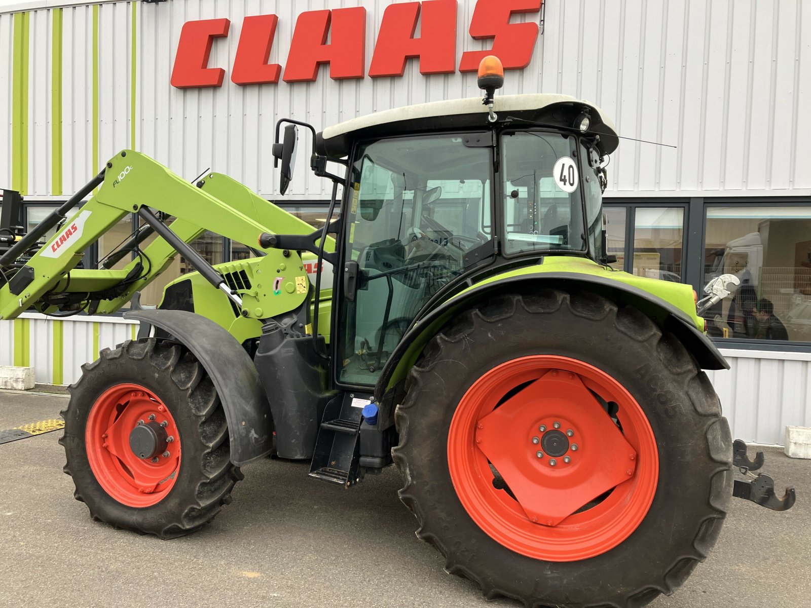 Traktor от тип CLAAS ARION 410, Gebrauchtmaschine в BLENDECQUES (Снимка 11)