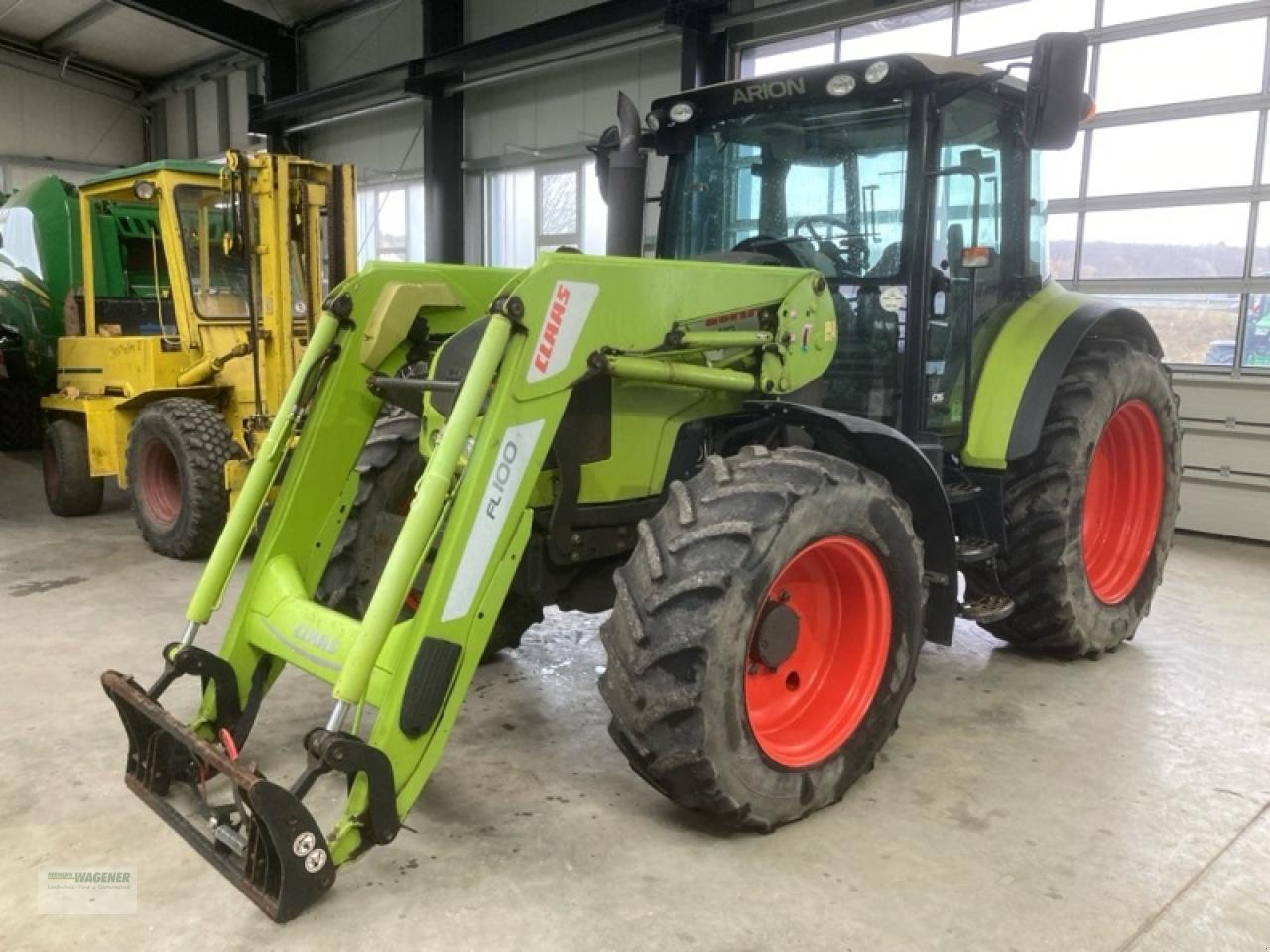 Traktor typu CLAAS Arion 410, Gebrauchtmaschine w Bad Wildungen - Wega (Zdjęcie 1)