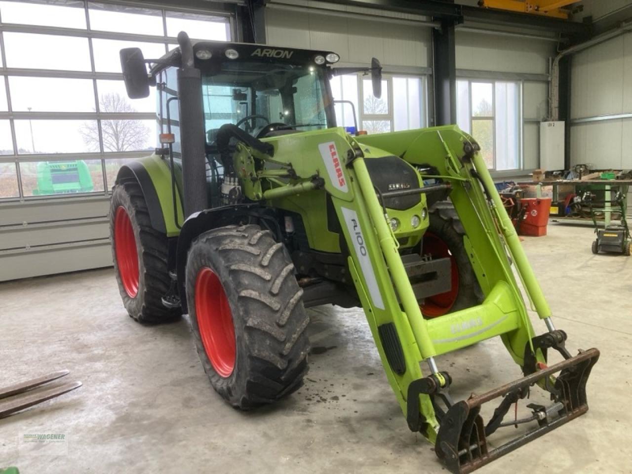 Traktor typu CLAAS Arion 410, Gebrauchtmaschine w Bad Wildungen - Wega (Zdjęcie 2)