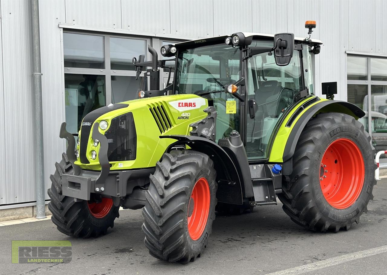 Traktor van het type CLAAS ARION 420 Advanced Flachdach, Neumaschine in Homberg (Ohm) - Maulbach (Foto 1)