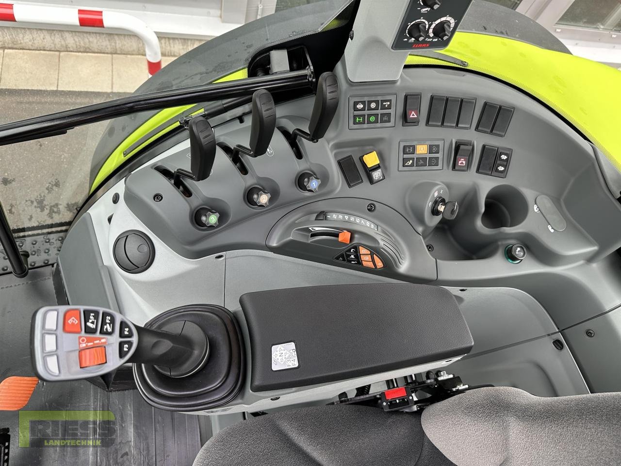 Traktor a típus CLAAS ARION 420 Advanced Flachdach, Neumaschine ekkor: Homberg (Ohm) - Maulbach (Kép 5)