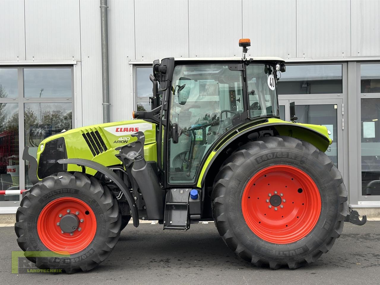 Traktor van het type CLAAS ARION 420 Advanced Flachdach, Neumaschine in Homberg (Ohm) - Maulbach (Foto 11)