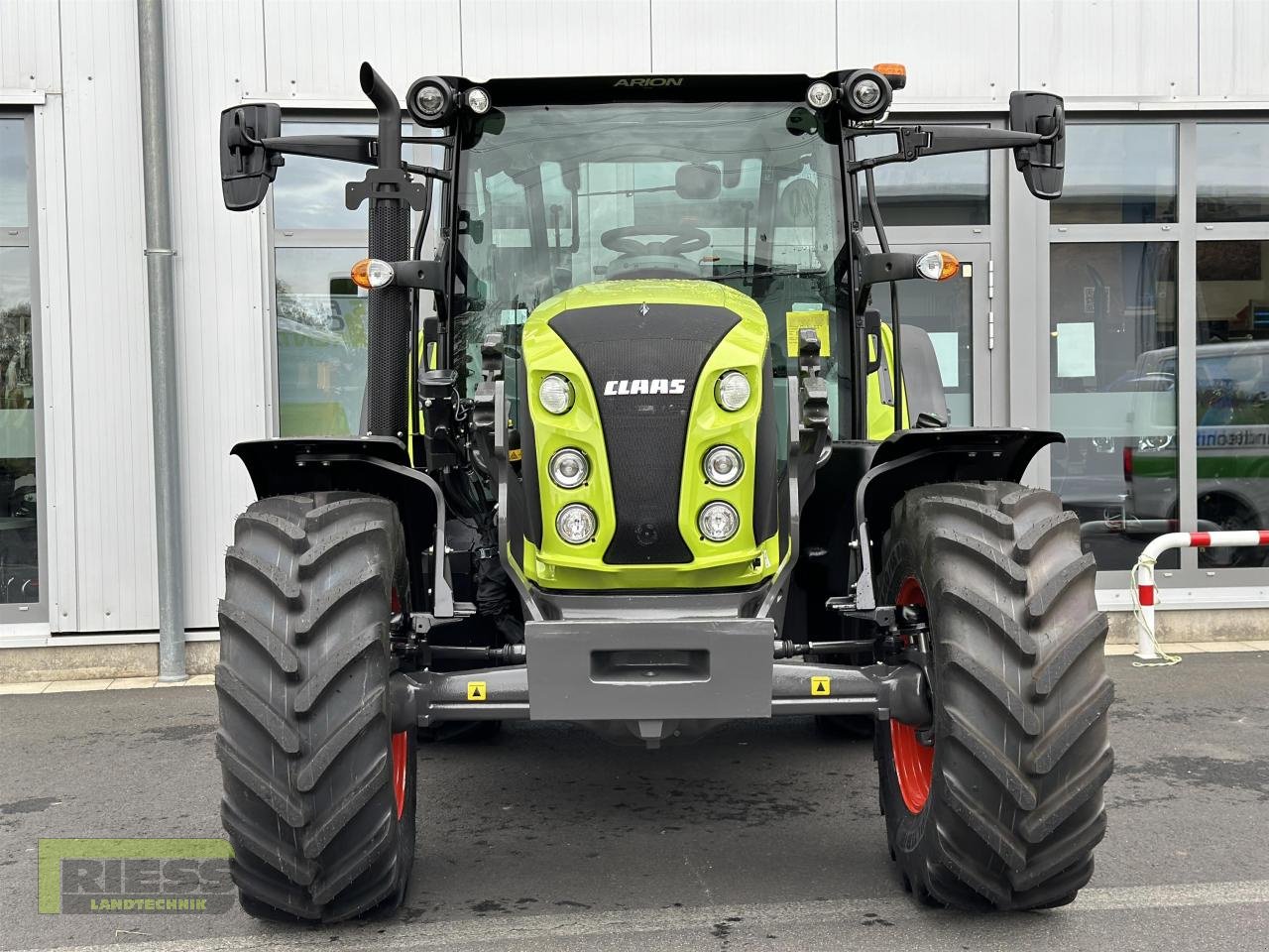 Traktor of the type CLAAS ARION 420 Advanced Flachdach, Neumaschine in Homberg (Ohm) - Maulbach (Picture 13)