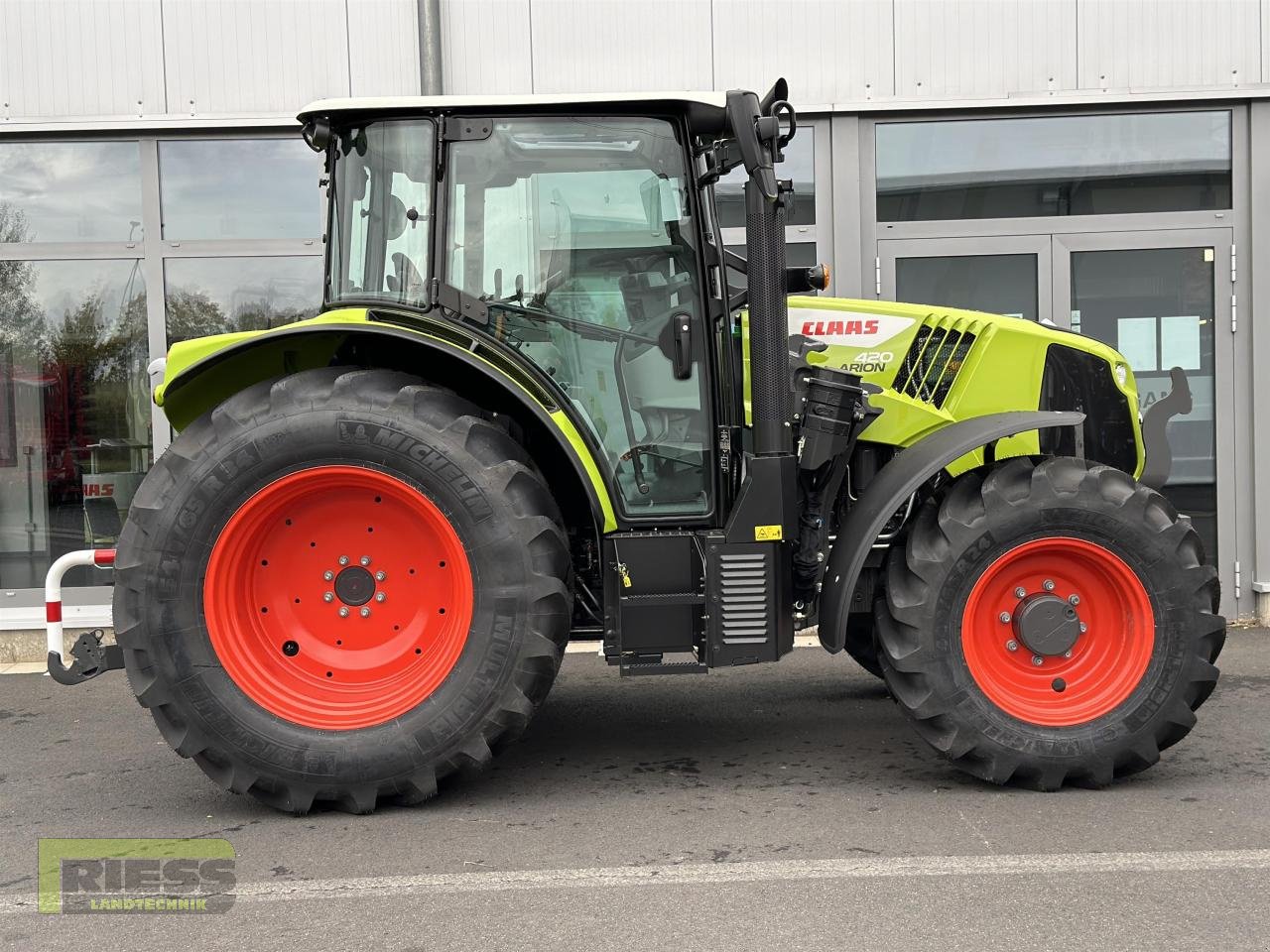 Traktor van het type CLAAS ARION 420 Advanced Flachdach, Neumaschine in Homberg (Ohm) - Maulbach (Foto 14)