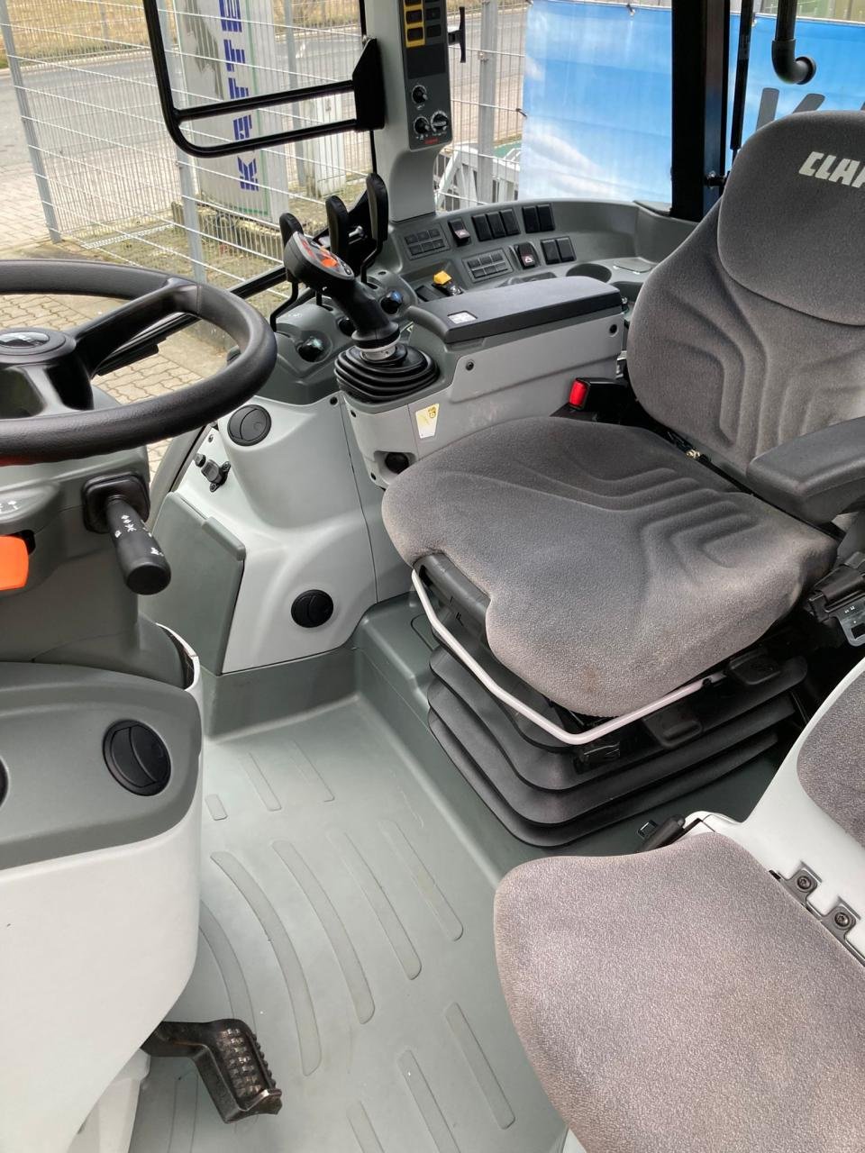 Traktor del tipo CLAAS Arion 420 CIS + Panoramic, Gebrauchtmaschine en Stuhr (Imagen 6)