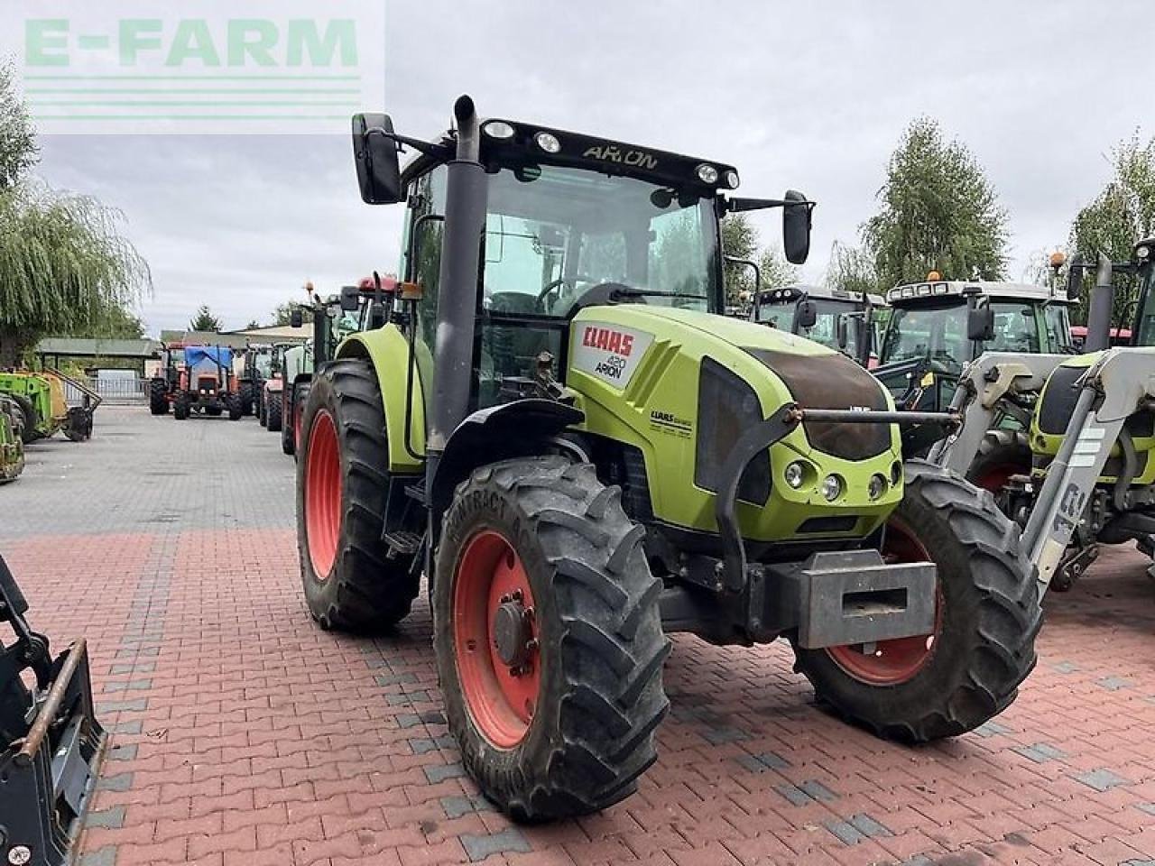 Traktor от тип CLAAS arion 420 cis, Gebrauchtmaschine в DAMAS?AWEK (Снимка 3)