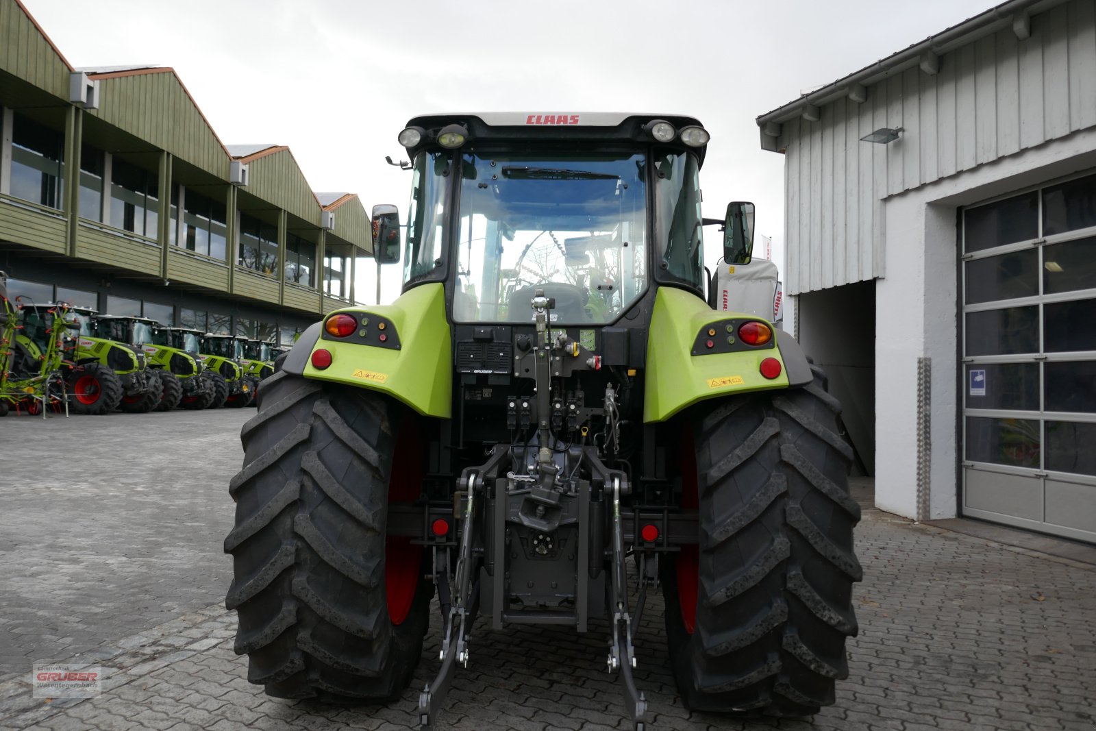 Traktor des Typs CLAAS Arion 420 CIS, Gebrauchtmaschine in Dorfen (Bild 5)