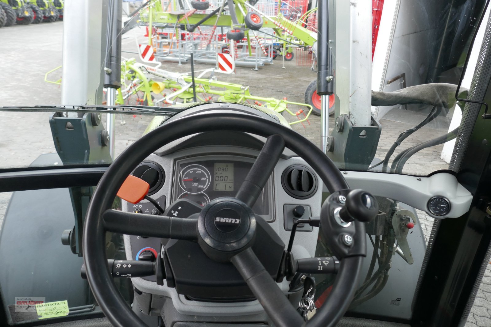 Traktor des Typs CLAAS Arion 420 CIS, Gebrauchtmaschine in Dorfen (Bild 10)