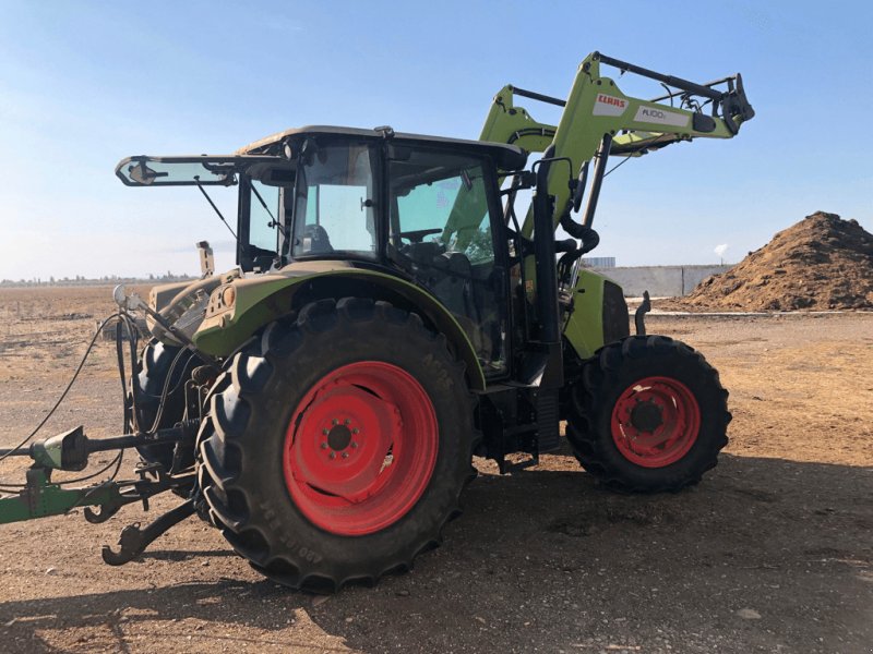 Traktor типа CLAAS ARION 420 SUR MESURE, Gebrauchtmaschine в SAINT ANDIOL (Фотография 1)