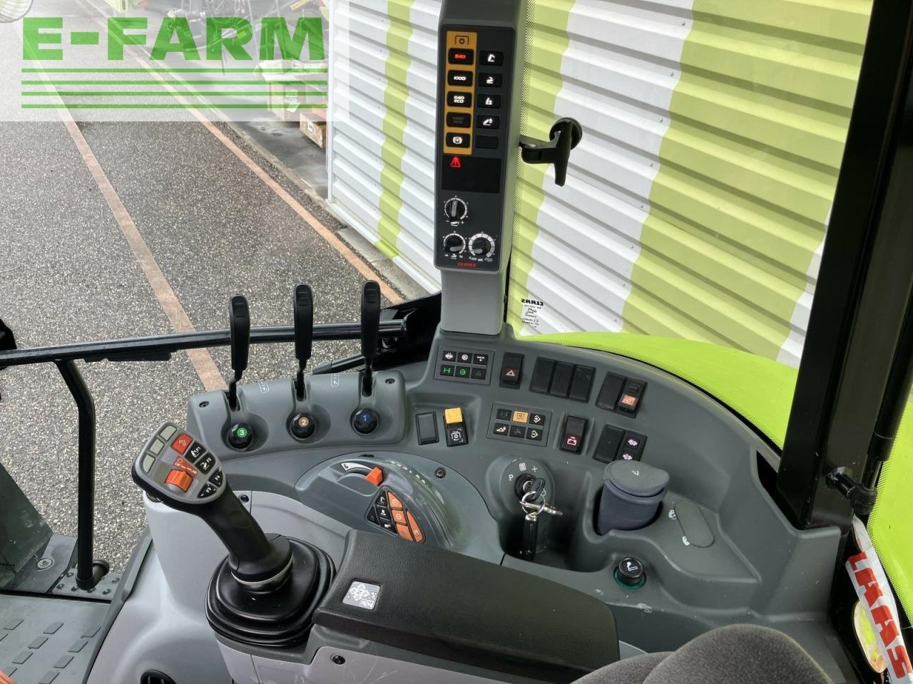 Traktor typu CLAAS arion 420 tb + fl 100, Gebrauchtmaschine w AILLAS (33 - GIRONDE) (Zdjęcie 8)