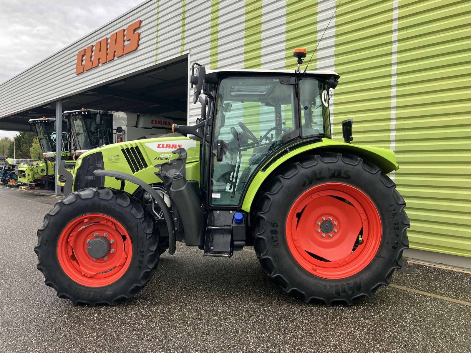 Traktor a típus CLAAS ARION 420 TB + FL 100, Gebrauchtmaschine ekkor: Gardonne (Kép 2)