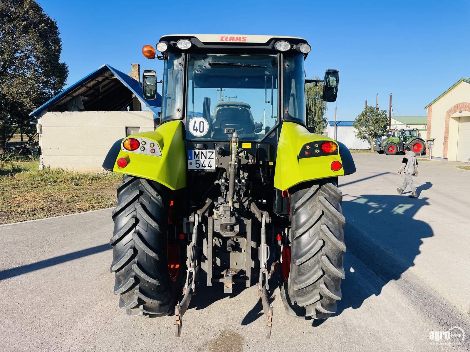 Traktor des Typs CLAAS Arion 420, Gebrauchtmaschine in Csengele (Bild 4)