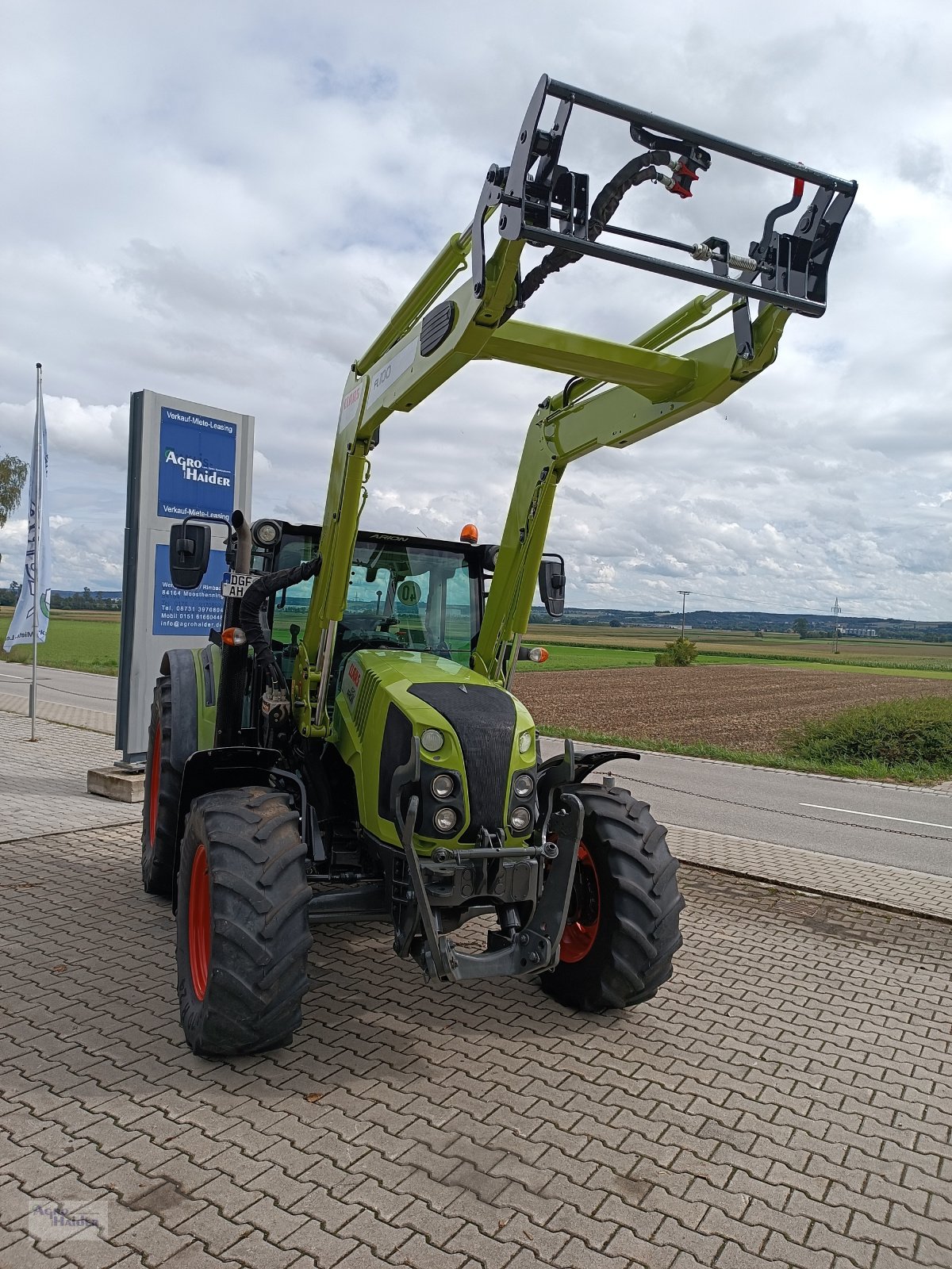 Traktor типа CLAAS Arion 420, Gebrauchtmaschine в Moosthenning (Фотография 5)