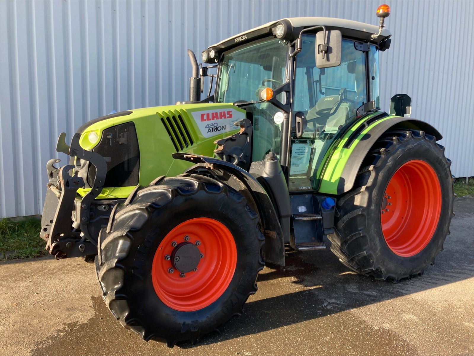 Traktor of the type CLAAS ARION 420, Gebrauchtmaschine in CHEMINOT (Picture 1)